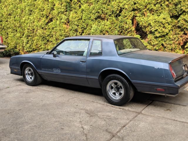 1984 Blue Chevrolet Monte Carlo Sedan