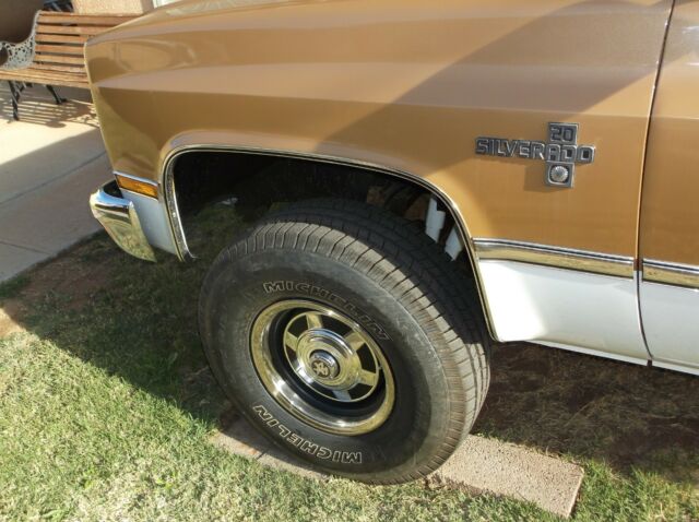 1984 Gold/White Chevrolet Other Pickups fleetside 8'