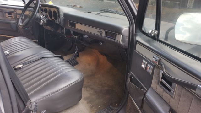 1984 Flate black Chevrolet C/K Pickup 1500