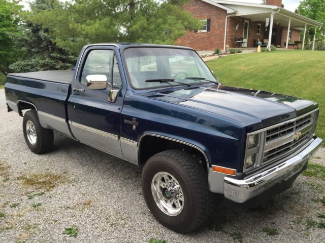 1984 Blue and silver Chevrolet Other Pickups Fleetside