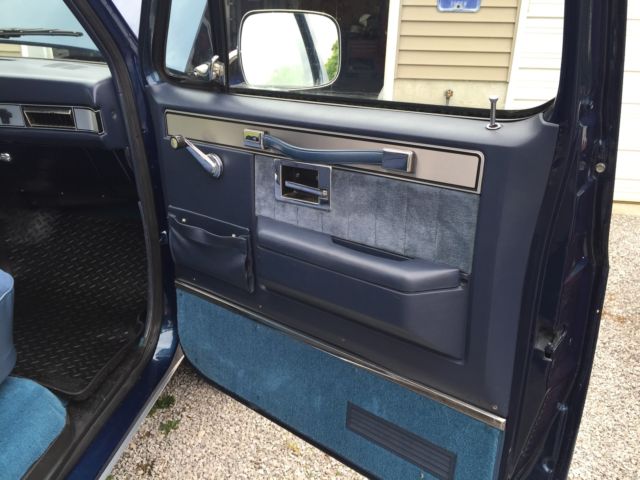 1984 Blue and silver Chevrolet Other Pickups Fleetside