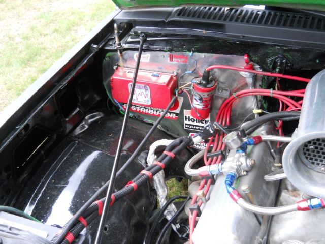 1984 black and gray Chevrolet S-10 reg. cab/ short bed