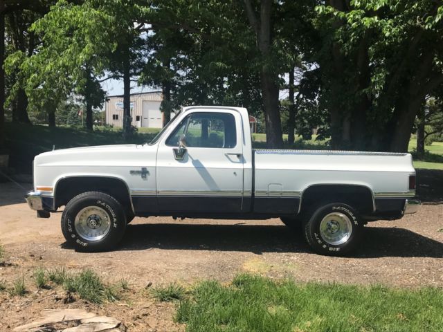 1984 White Chevrolet C-10 Standard Cab Pickup