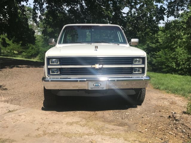 1984 White Chevrolet C-10 Standard Cab Pickup