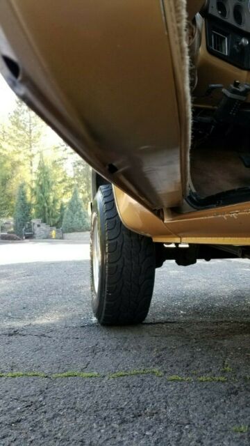 1984 Gold Chevrolet Silverado 1500 Standard Cab Pickup
