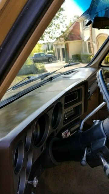 1984 Gold Chevrolet Silverado 1500 Standard Cab Pickup