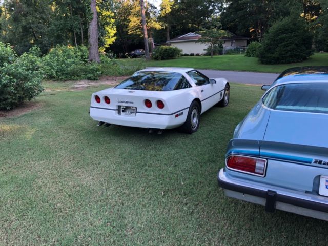 1984 White Chevrolet Corvette Coupe