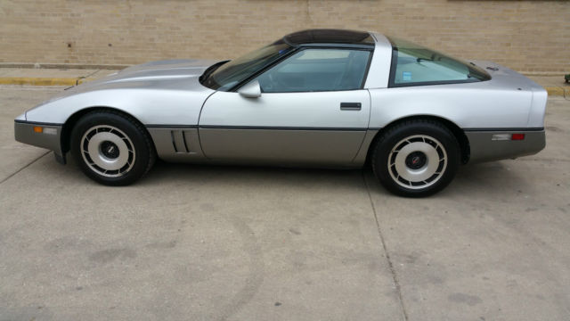 1984 Silver Chevrolet Corvette Coupe