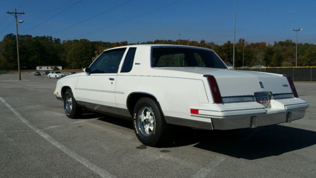 1984 White Oldsmobile Cutlass Coupe