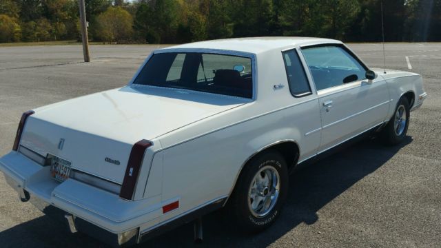 1984 White Oldsmobile Cutlass Coupe