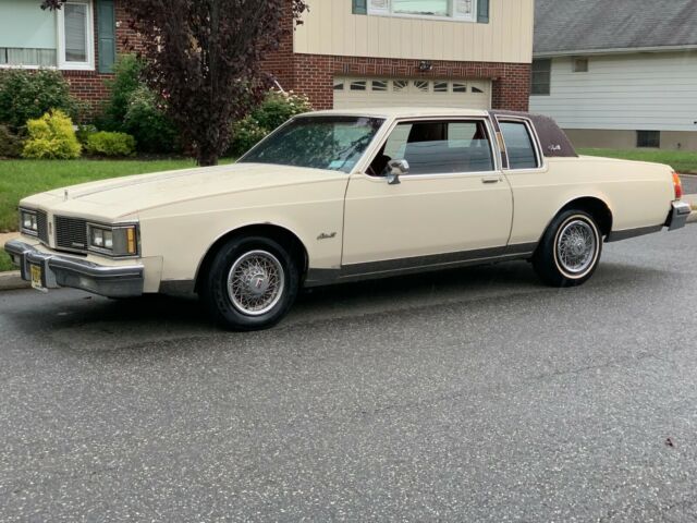 1984 White Oldsmobile Eighty-Eight Coupe
