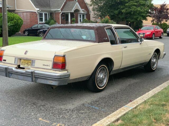 1984 White Oldsmobile Eighty-Eight Coupe