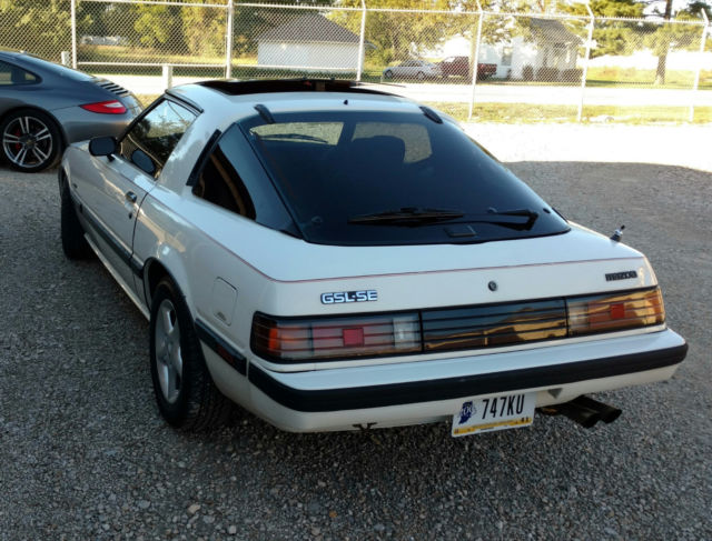 1984 white Mazda RX-7 Coupe