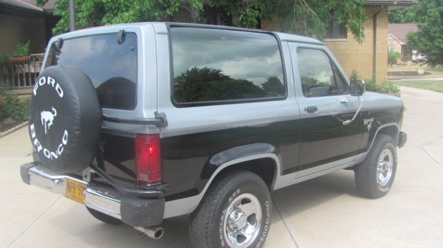 1984 Black and Silver Ford Bronco II