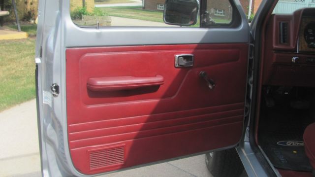 1984 Black and Silver Ford Bronco II