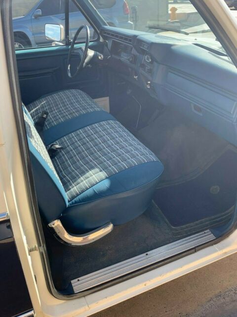 1984 Blue Ford Bronco SUV