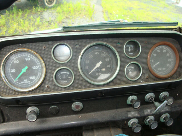 1986 Green Ford C700 Cab & Chassis