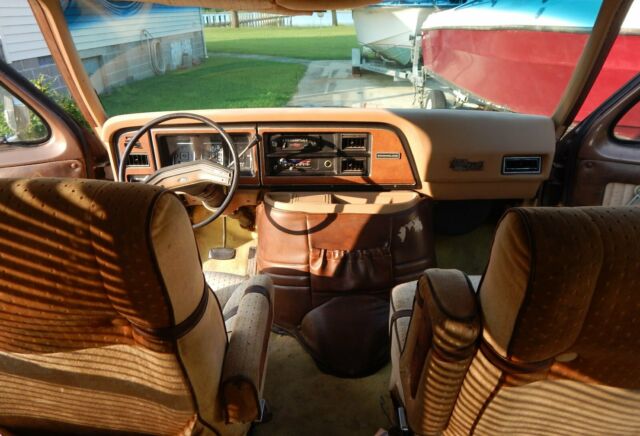 1984 Brown Ford E-Series Van Van