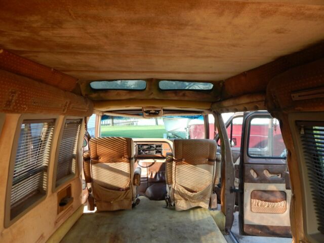 1984 Brown Ford E-Series Van Van