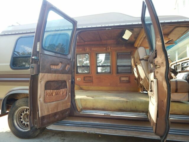 1984 Brown Ford E-Series Van Van