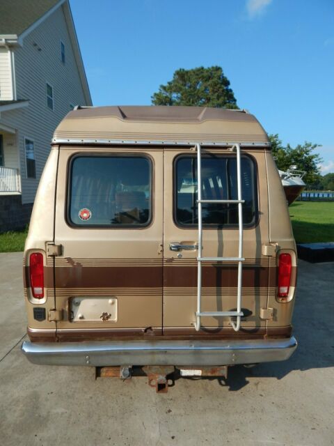 1984 Brown Ford E-Series Van Van