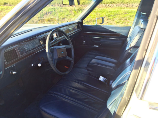 1984 white Ford Other Wagon