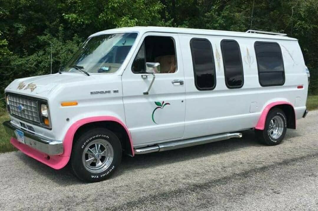 1984 White Ford E-Series Van Extended Passenger Van