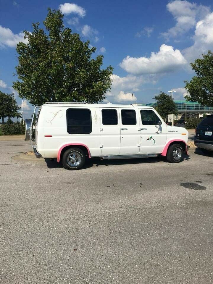 1984 White Ford E-Series Van Extended Passenger Van