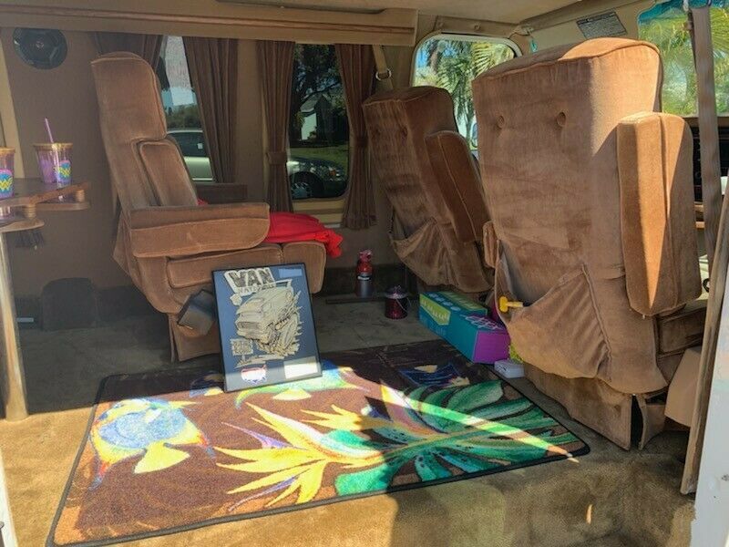 1984 White Ford E-Series Van Extended Passenger Van