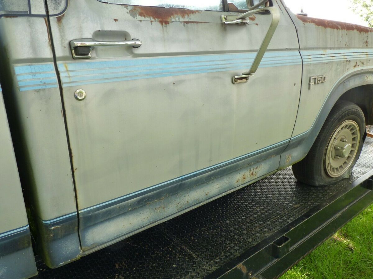 1984 Ford F-150 Standard Cab Pickup