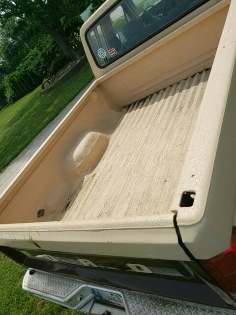 1984 Brown Ford F-150 Extended Cab Pickup