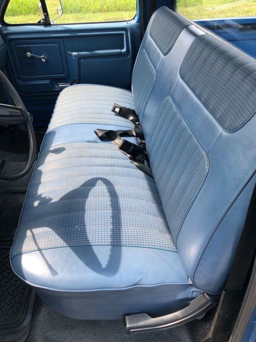 1984 Blue Ford F-250 Cab & Chassis