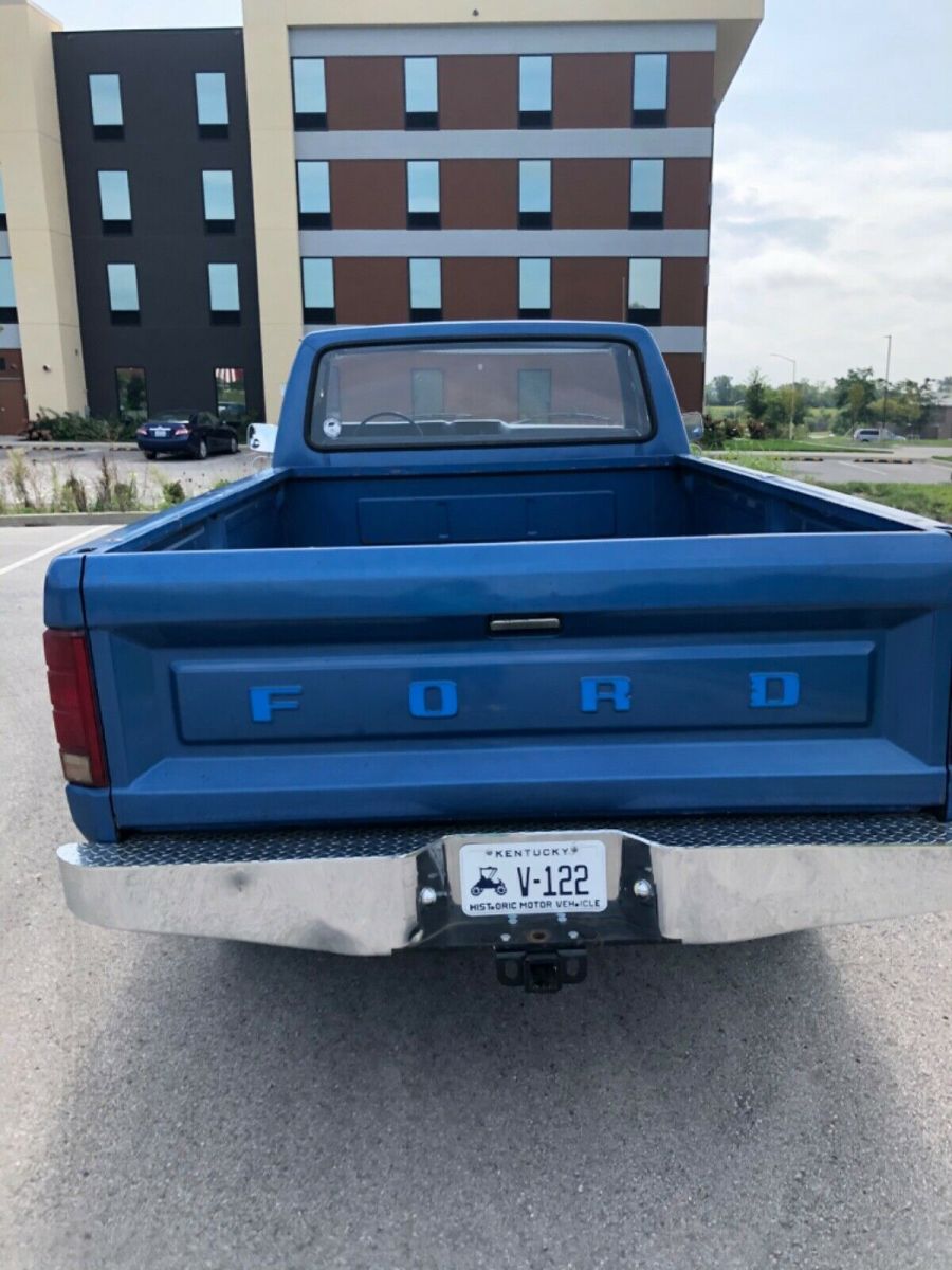 1984 Blue Ford F-250 Cab & Chassis