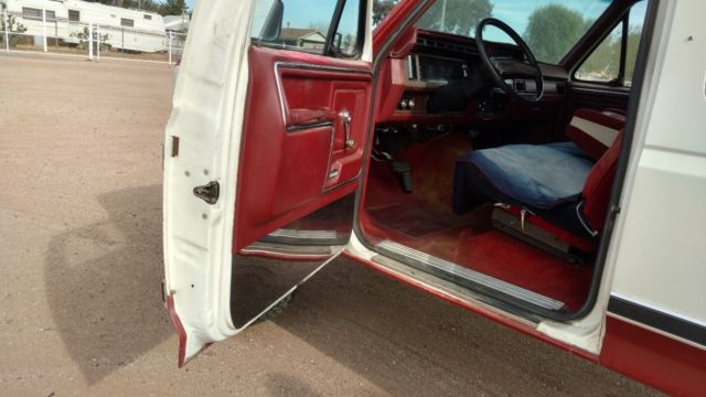 1984 Ford F-250 Extended Cab Pickup