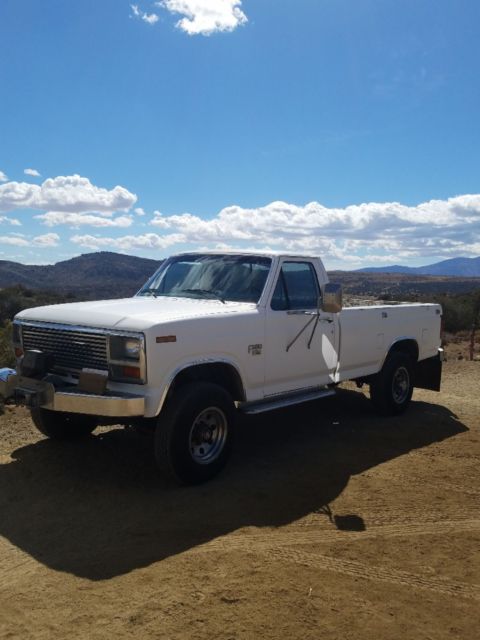 1984 White Ford F-250 Standard Cab Pickup