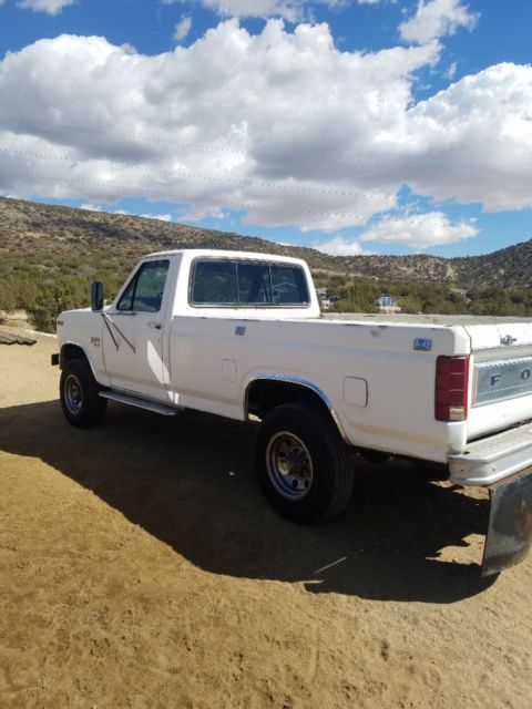 1984 White Ford F-250 Standard Cab Pickup