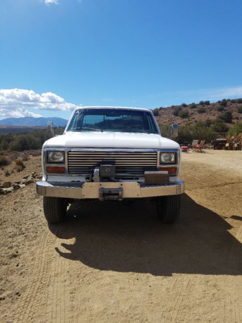 1984 White Ford F-250 Standard Cab Pickup