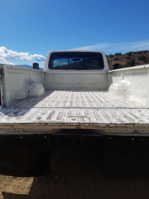 1984 White Ford F-250 Standard Cab Pickup
