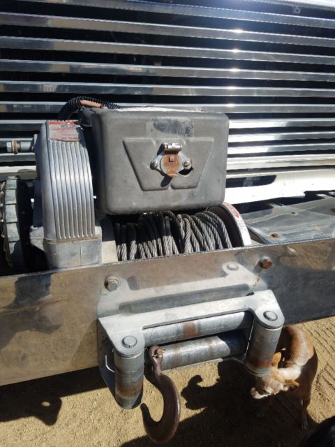 1984 White Ford F-250 Standard Cab Pickup