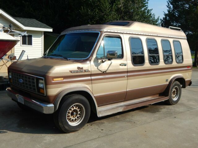 1984 Brown Ford E-Series Van Van