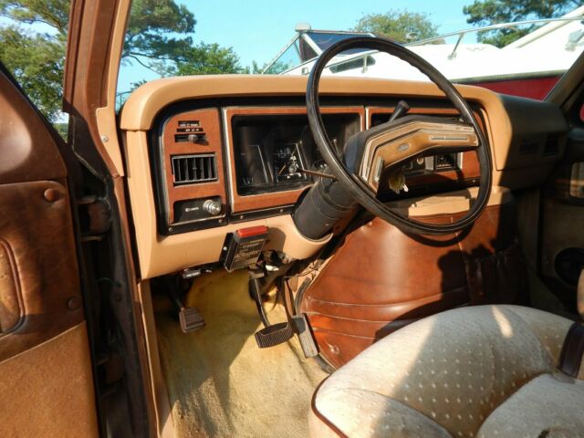 1984 Brown Ford E-Series Van Van
