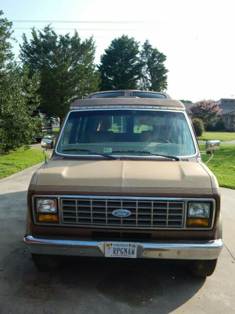 1984 Brown Ford E-Series Van Van