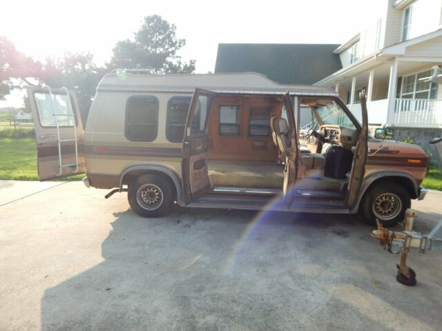 1984 Brown Ford E-Series Van Van