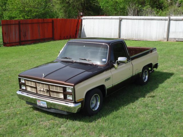 1984 Brown GMC Sierra 2500 Standard Cab Pickup