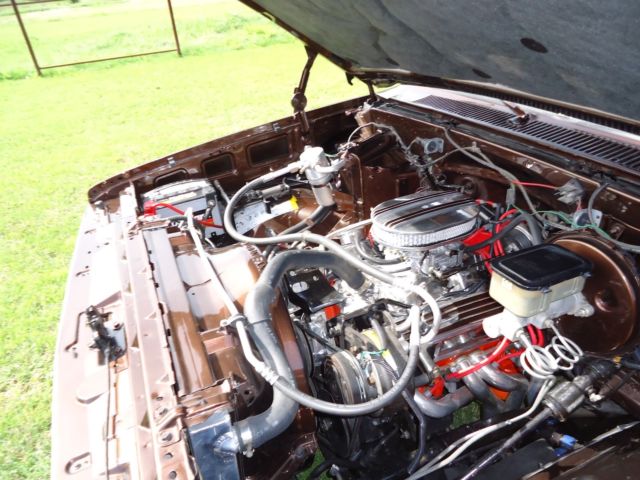 1984 Brown GMC Sierra 2500 Standard Cab Pickup