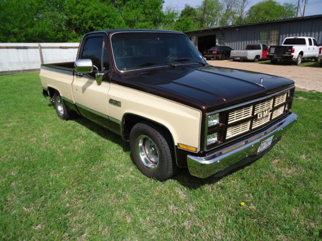 1984 Brown GMC Sierra 2500 Standard Cab Pickup