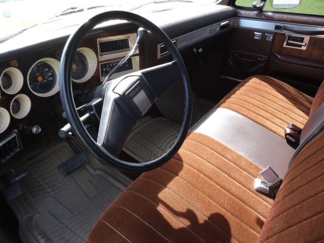1984 Brown GMC Sierra 2500 Standard Cab Pickup