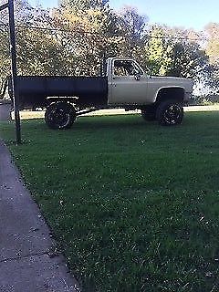 1984 Beige GMC Sierra 2500 Standard Cab Pickup