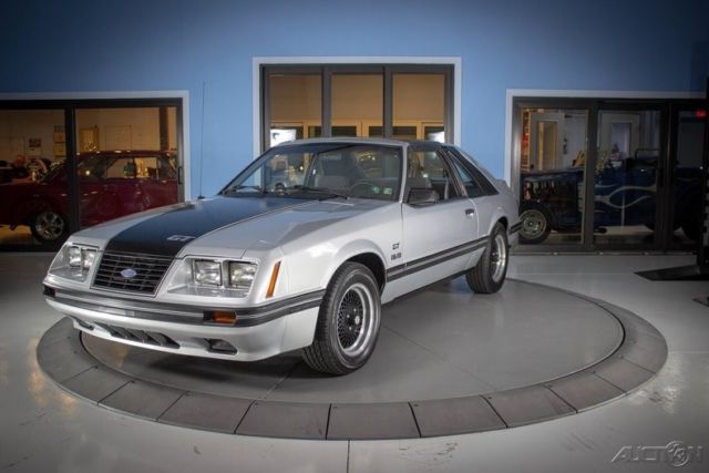 1984 Silver Ford Mustang