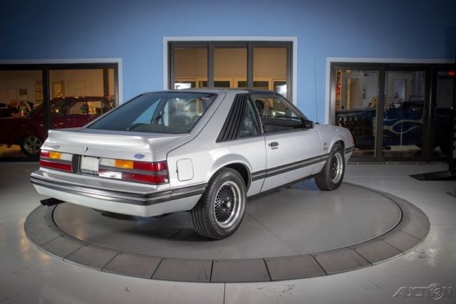 1984 Silver Ford Mustang